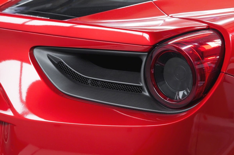 Ferrari 488 GTB – Novitec style Carbon Rear tail light Satellite cover 03